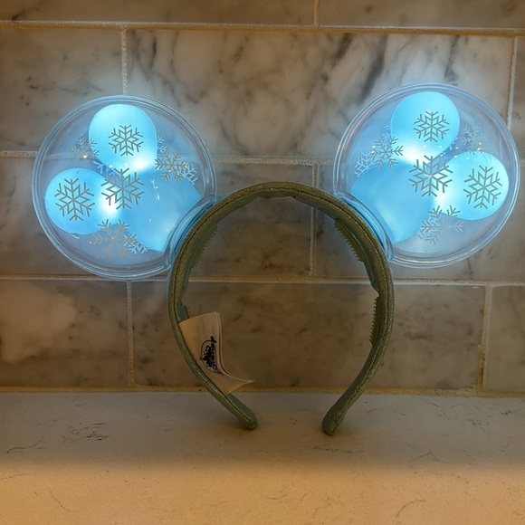 Disney Minnie Ears Headband - Mickey Mouse Snowflake Balloon - Light Up - Picture 7 of 8